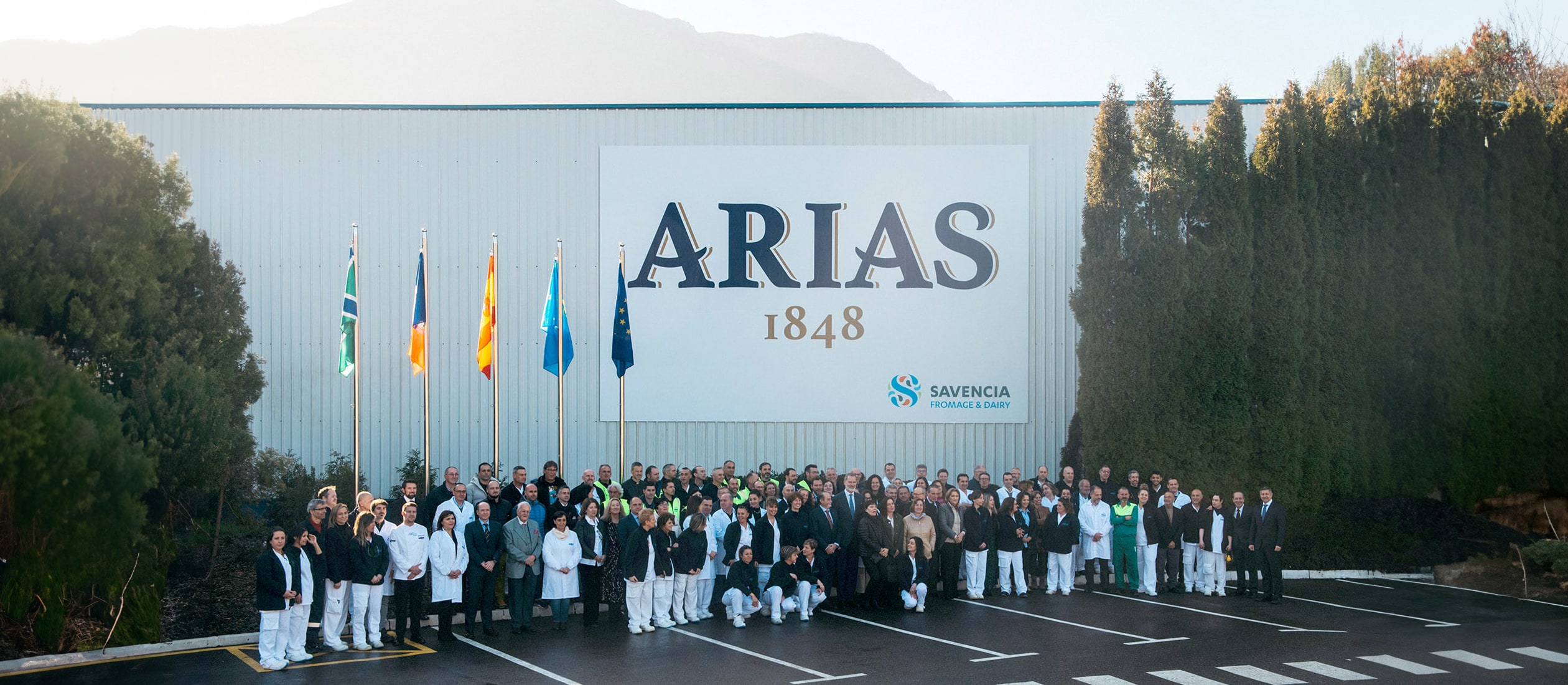 El Rey visita la fábrica de Mantequerías Arias en Vegalencia (Asturias)